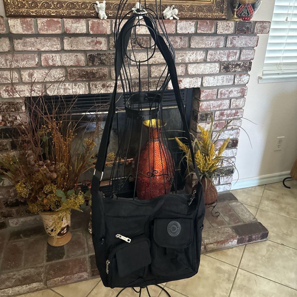 BOBO XIUXIAN Black Nylon Multi Pocket Crossbody Bag - Picture 2 of 6